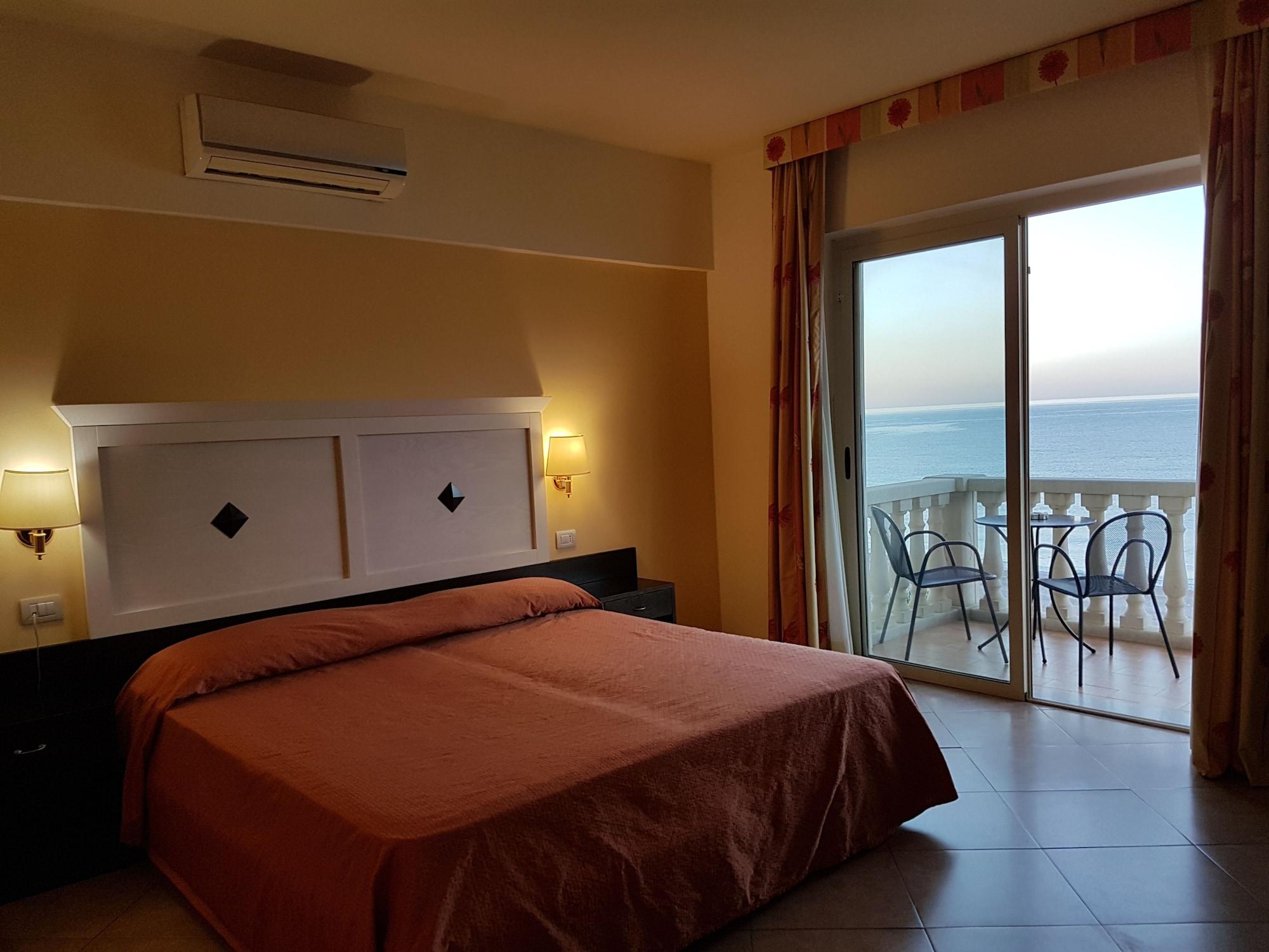 Hotel Orizzonte يتوجاني المظهر الخارجي الصورة