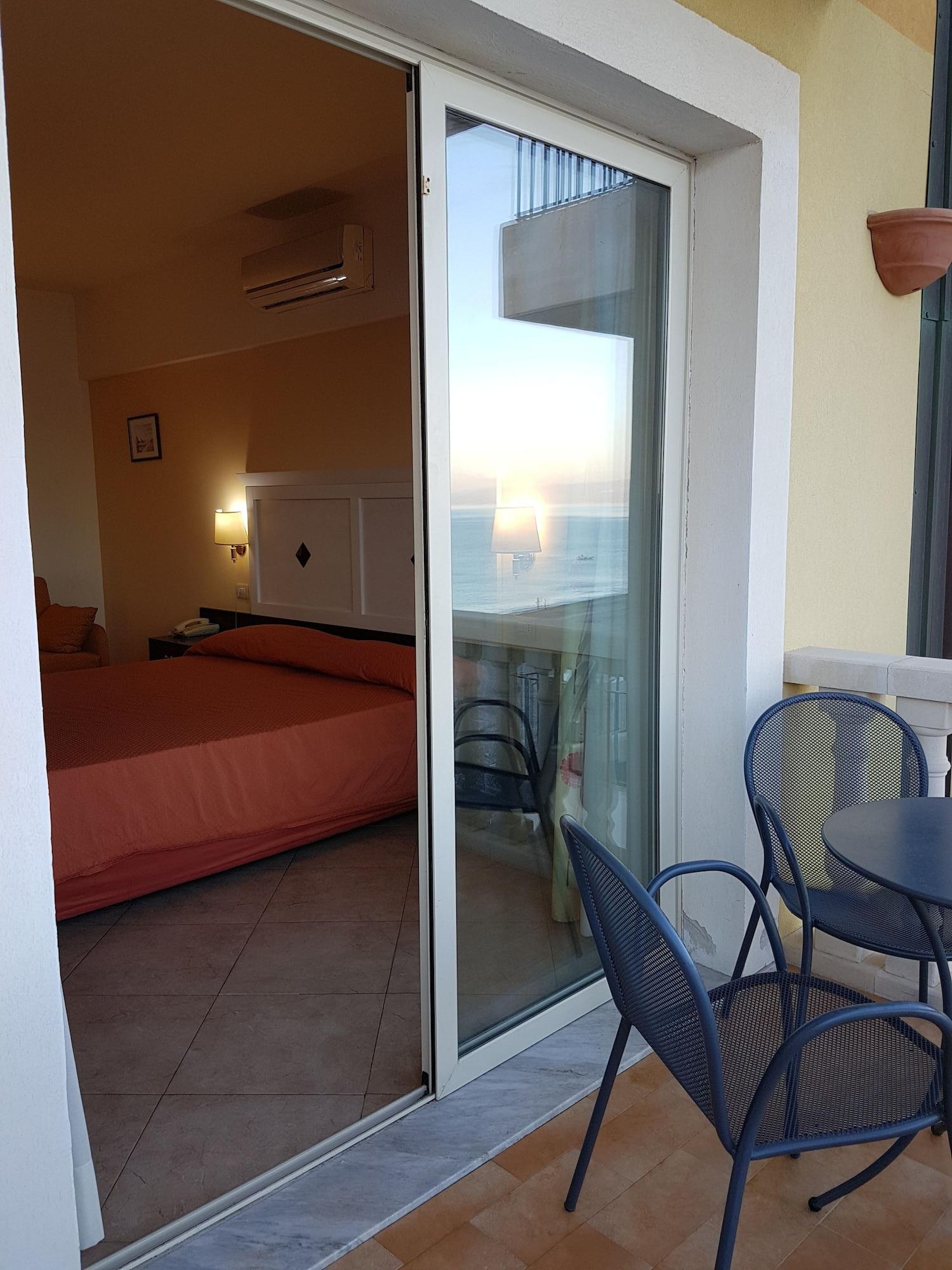 Hotel Orizzonte يتوجاني المظهر الخارجي الصورة