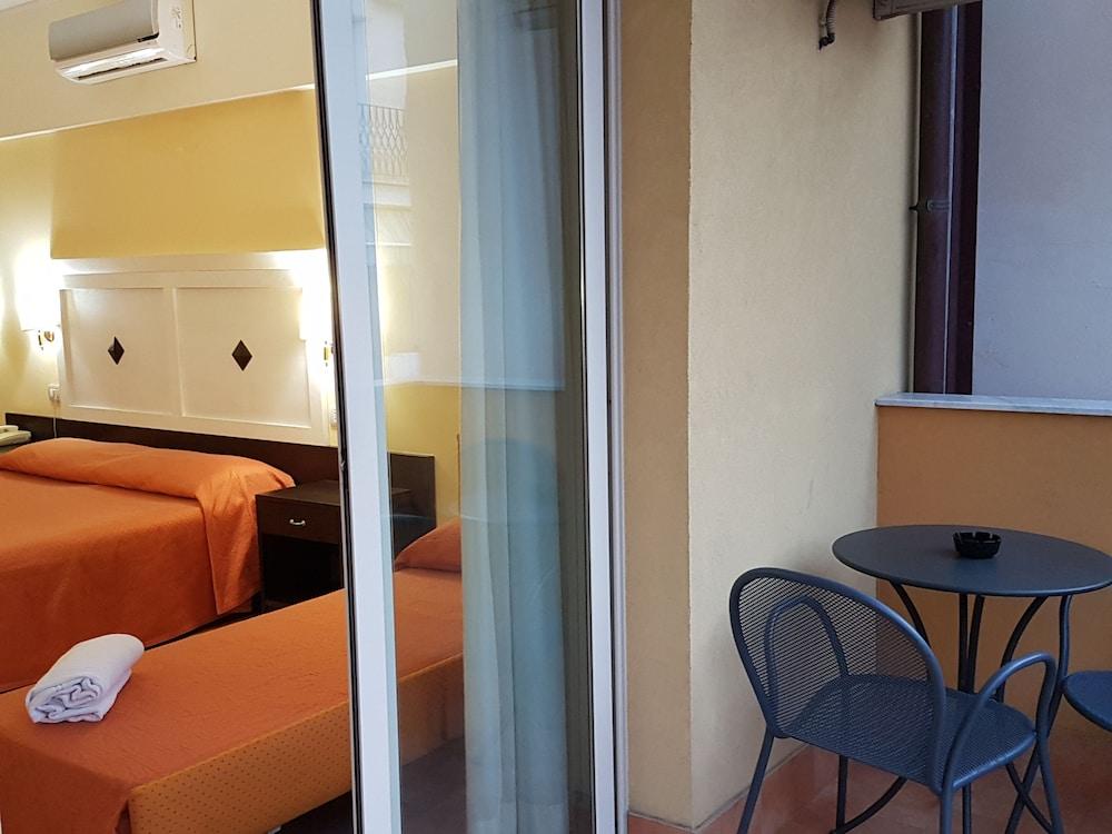 Hotel Orizzonte يتوجاني المظهر الخارجي الصورة