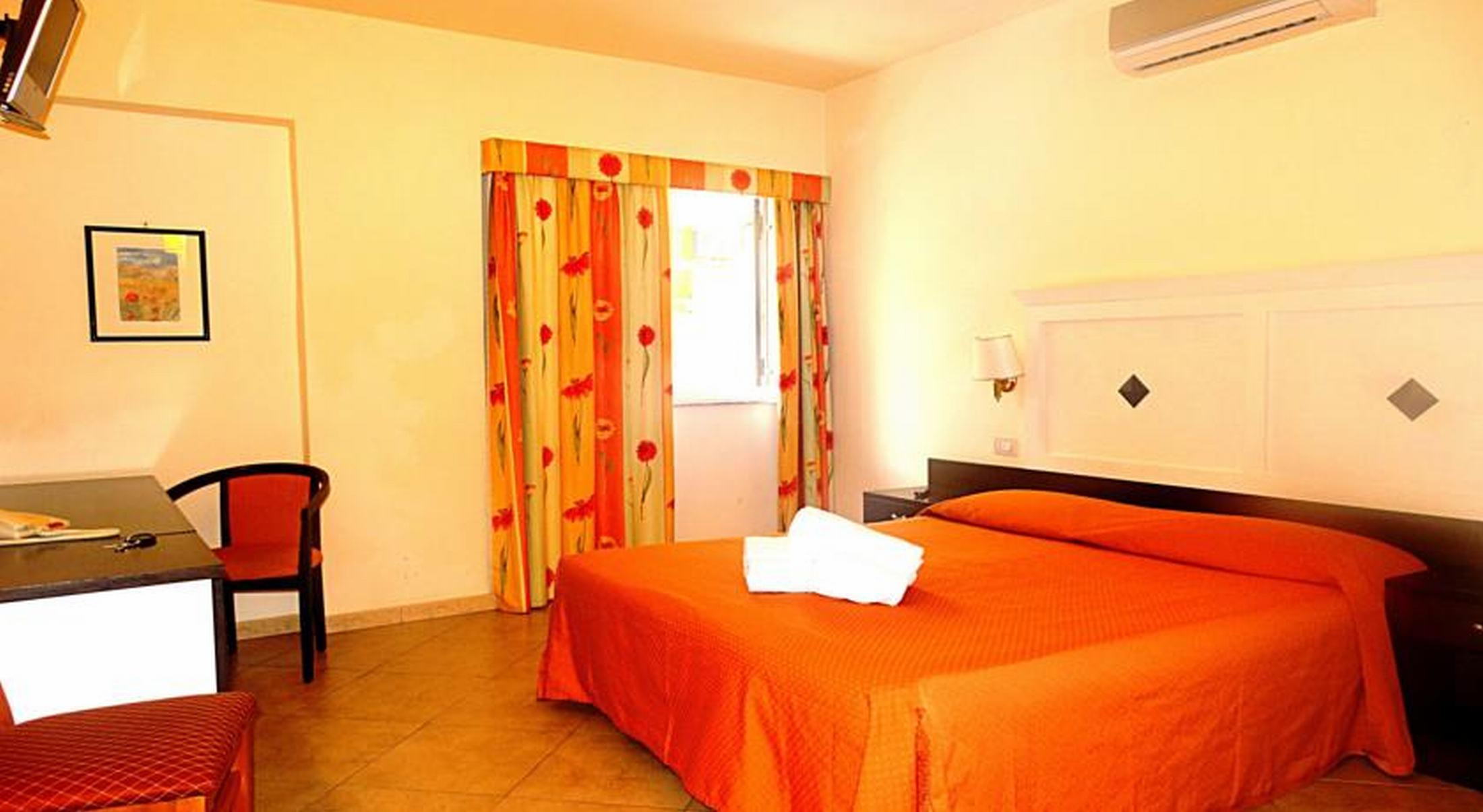 Hotel Orizzonte يتوجاني المظهر الخارجي الصورة