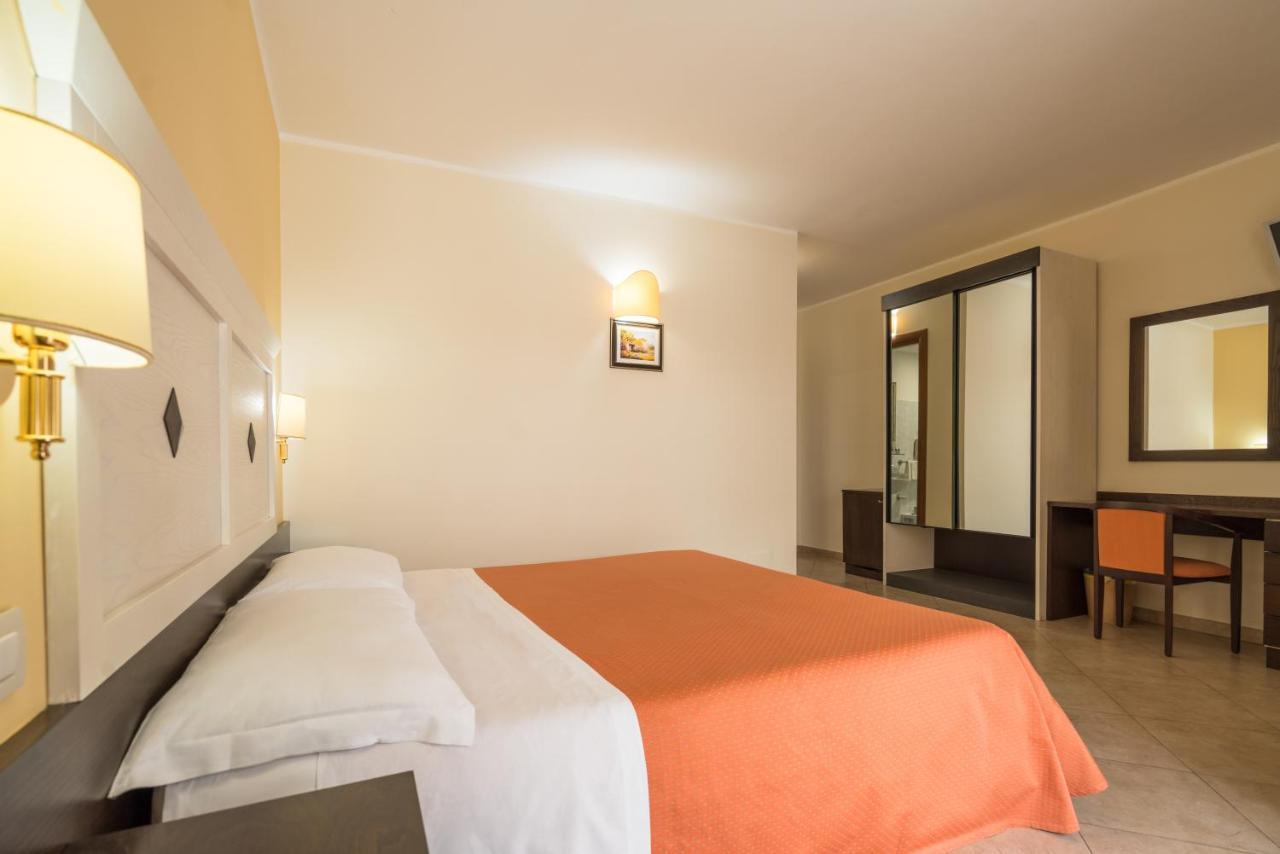 Hotel Orizzonte يتوجاني المظهر الخارجي الصورة