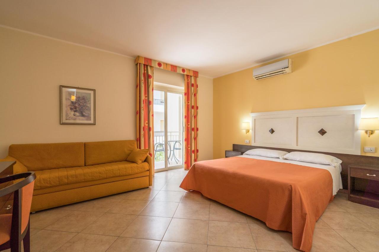 Hotel Orizzonte يتوجاني المظهر الخارجي الصورة