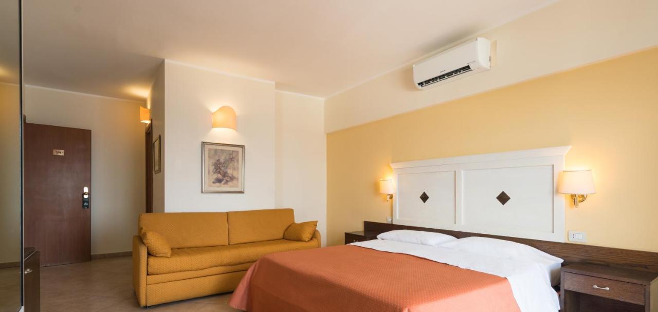 Hotel Orizzonte يتوجاني المظهر الخارجي الصورة