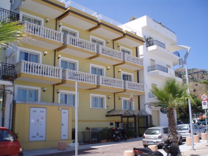 Hotel Orizzonte يتوجاني المظهر الخارجي الصورة