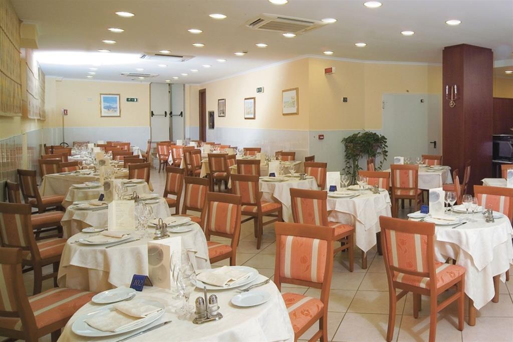 Hotel Orizzonte يتوجاني المظهر الخارجي الصورة